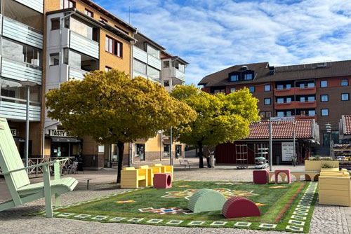 Flygande mattan ligger på Olskrokstorget
